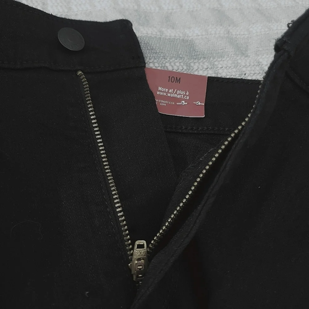 LEVIS Signature Mid Rise Bootcut Jeans - Picture 10 of 14